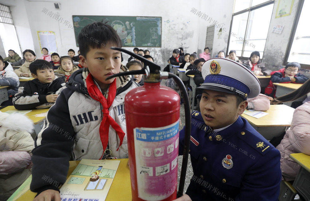 开学第一课 消防安全 学生 自救能力 教育