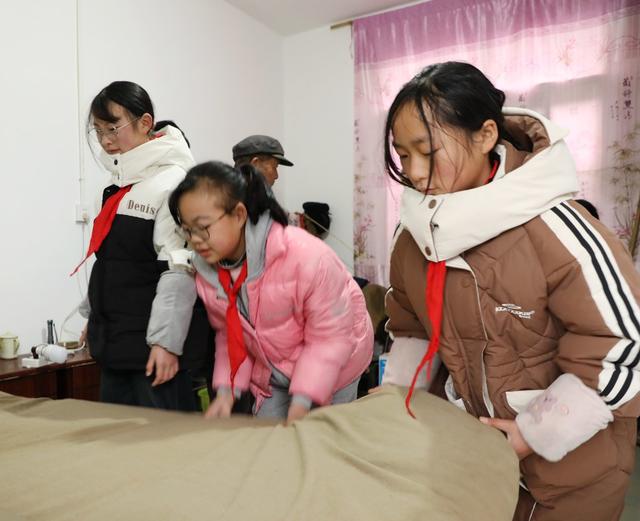 传承雷锋精神   弘扬时代新风     