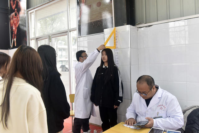 高考，体检，无纸化