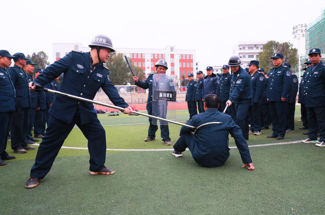 校园  保安  培训  安全