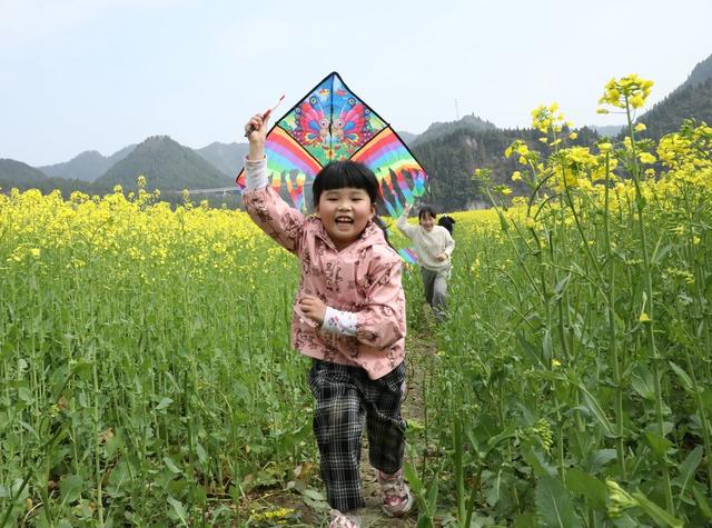游乡村  赏春光