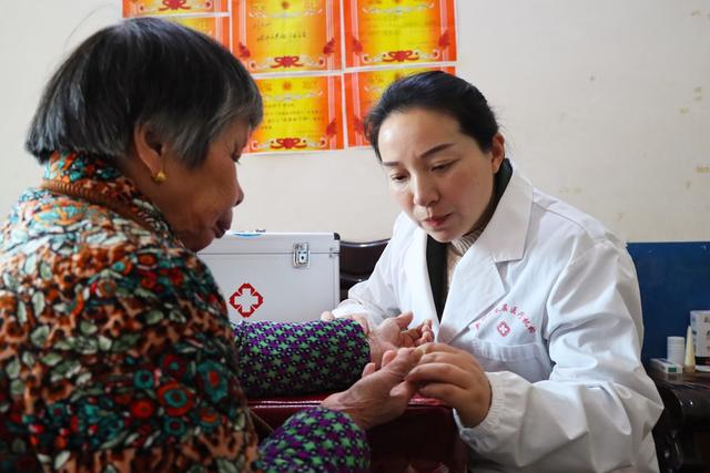 巾帼之花  绽放  别样风采