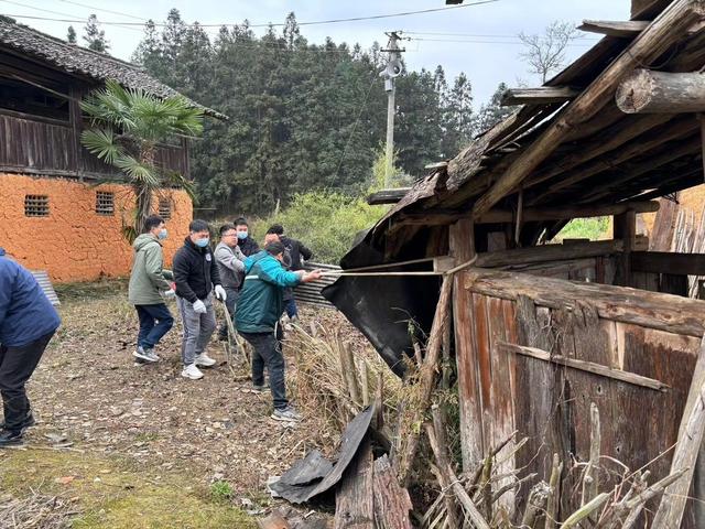 烂棚烂架 人居环境 卫生清理