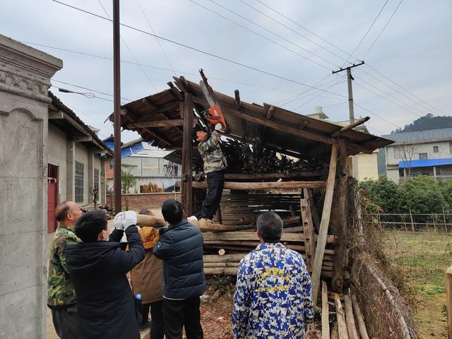 烂棚烂架 人居环境 卫生清理