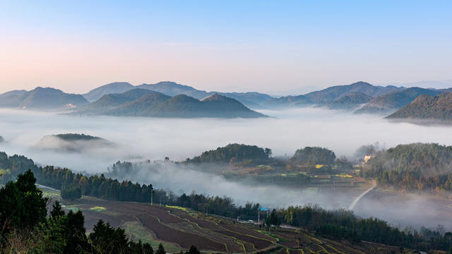 平流雾  山村美