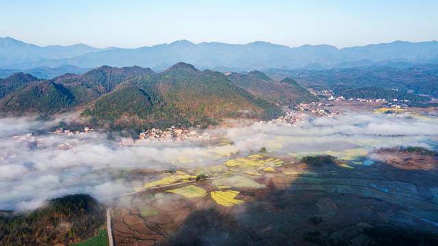 平流雾  山村美