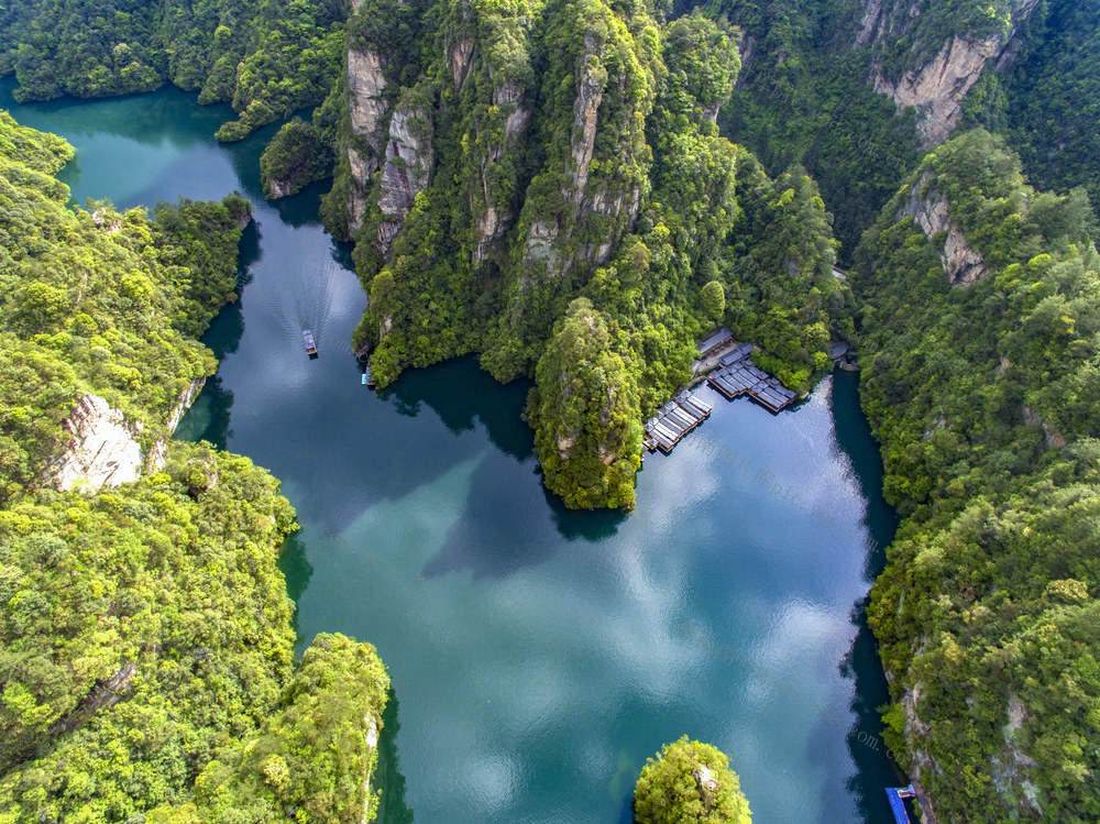 宝峰湖