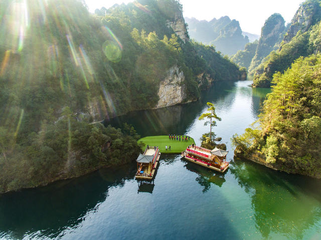 宝峰湖