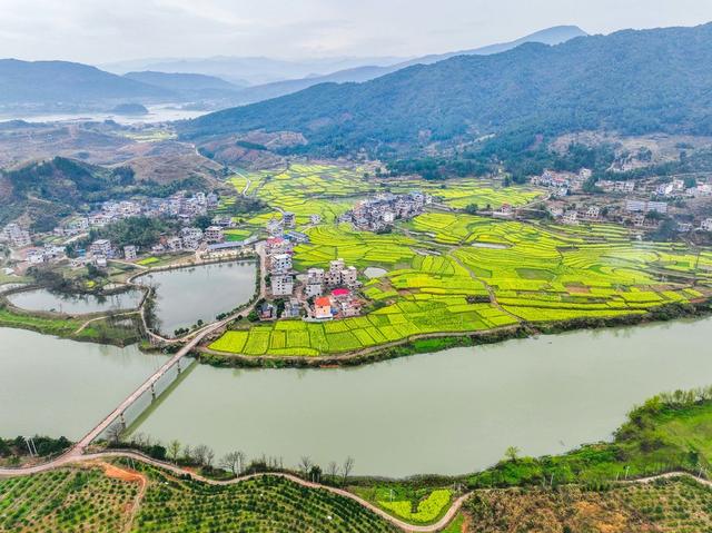 一江碧水
油菜花
道县
春色