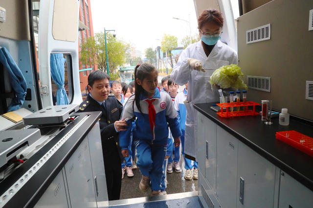 消费  维权  食品  安全  校园