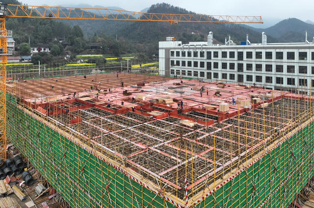  工业园区建设忙