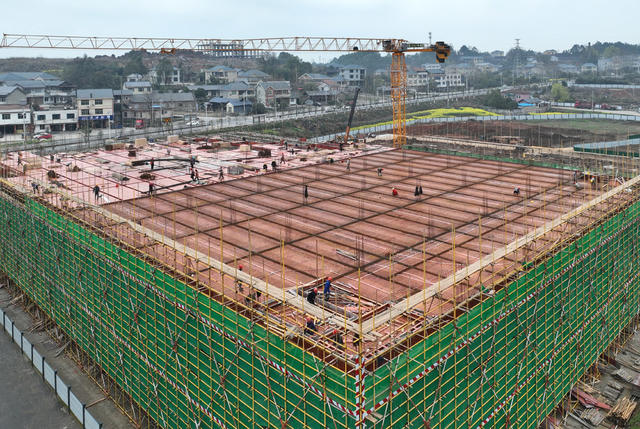  工业园区建设忙