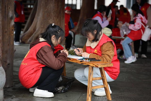 变废为宝 手工制作 垃圾回收 环保意识 节约意识