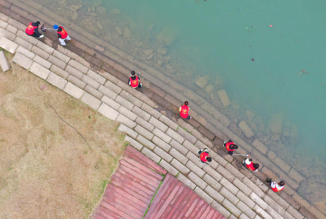 世界水日 志愿者 保护母亲河 净滩护水