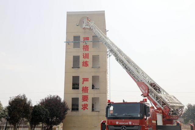 53米云梯车 练技能 灭为救援