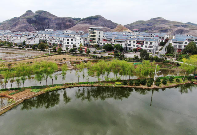 美丽乡村 春景如画 丹霞地貌 乡村旅游 乡村振兴 人居环境整治