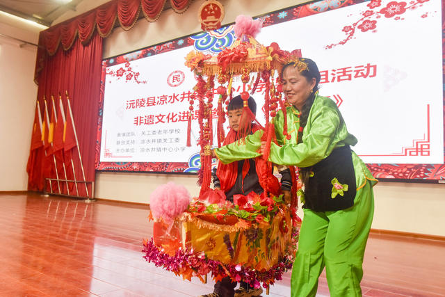 非遗文化  进课堂