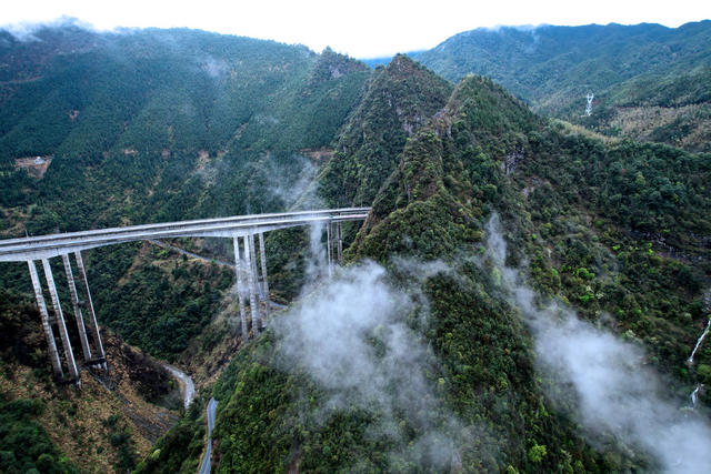 湖南炎陵 画卷 武深高速 四峰山大峡谷 洣水河特大桥 红星桥村