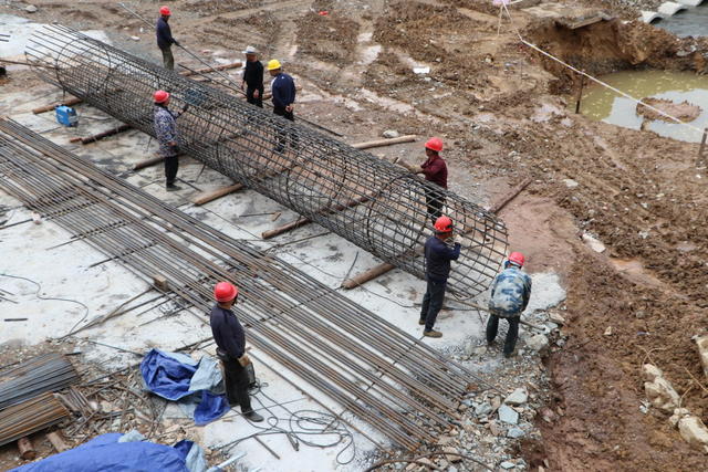 桥梁建设
建筑工地