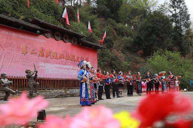 杜鹃 文化节民俗 展演 红色游 助推乡村振兴
