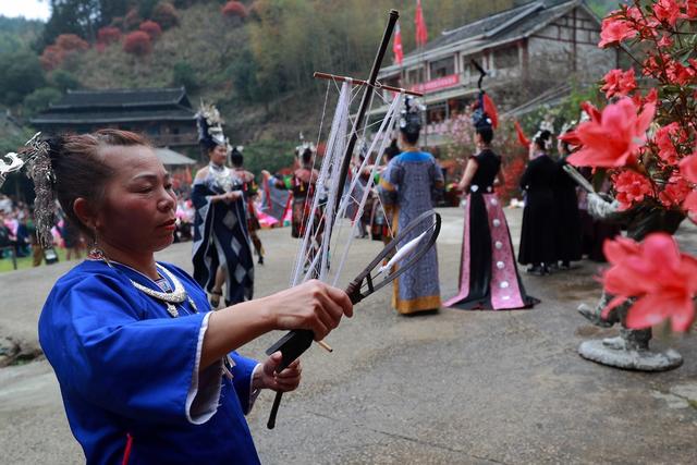 杜鹃 文化节民俗 展演 红色游 助推乡村振兴
