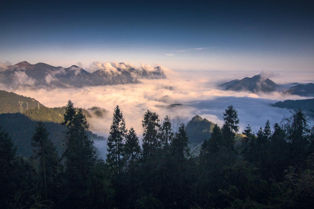 湖南 湘西 龙山 云雾 山峰 仙境