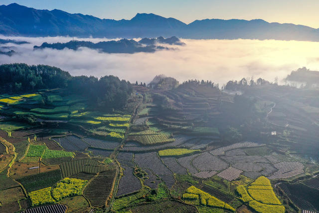 湖南 湘西 龙山 云雾 山村 风光