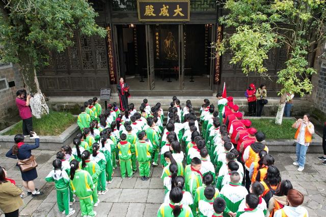 吉首 大学 清明  红色基因 纸鸢 足迹 诗韵 传统 文化