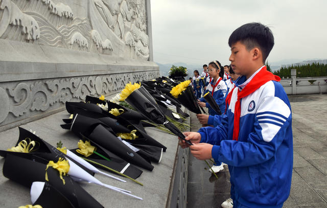 清明 祭奠 英烈 师生
