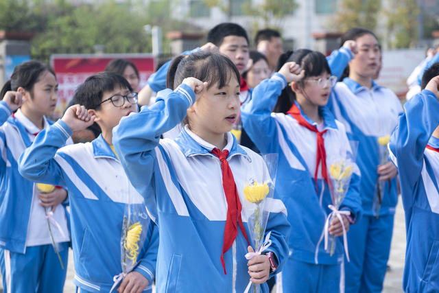 湖南娄底 清明 祭先烈 爱国主义