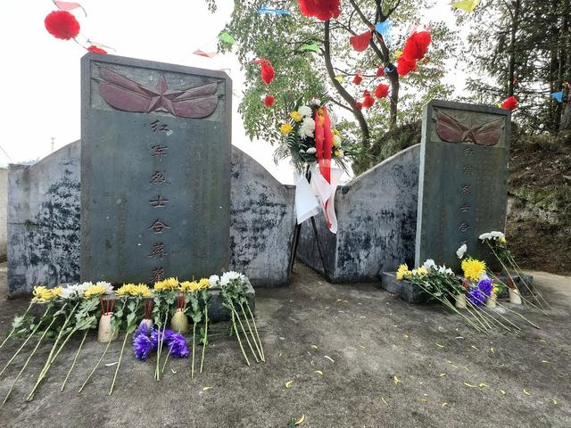 文明祭扫 祭奠英烈 