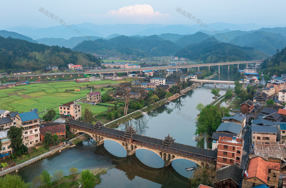 农村 山村 乡村 美丽乡村 乡村振兴 背景 农业 生态环境 农村环境 农村生态 春天 风雨桥 乡村旅游  雨后农村 风光 风景 村庄 村落 湖南通道 万佛山镇 