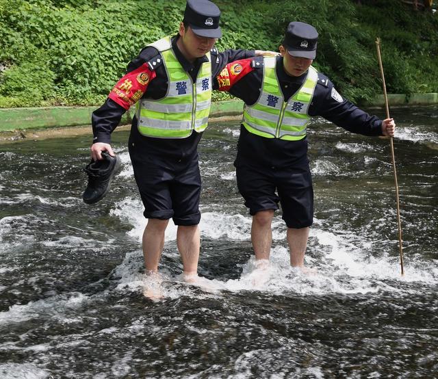 怀化铁警加强“五一”节前安全保卫