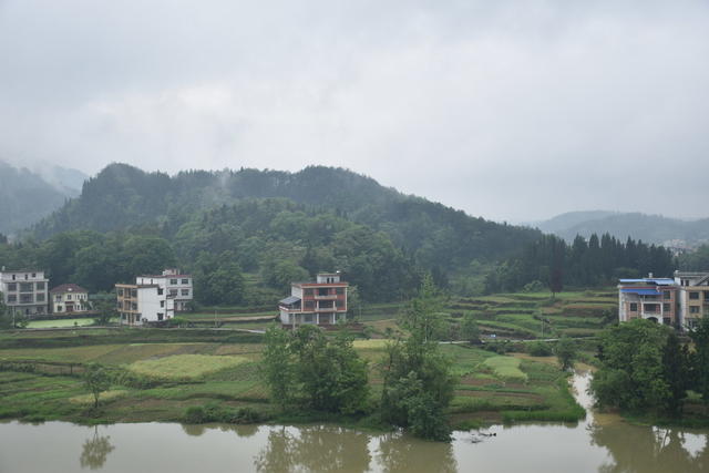 雨后乡村 美丽如画