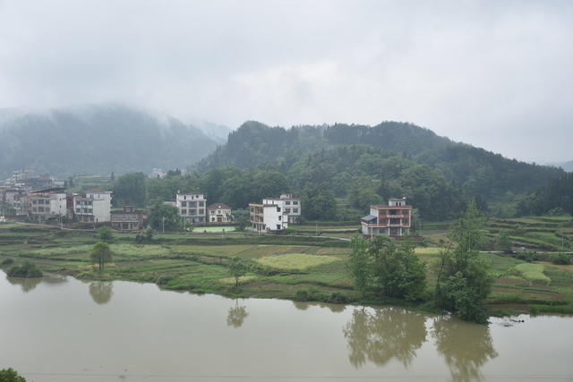 雨后乡村 美丽如画
