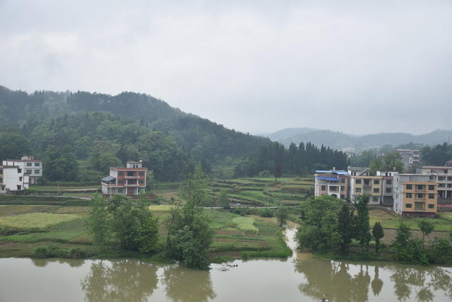 雨后乡村 美丽如画