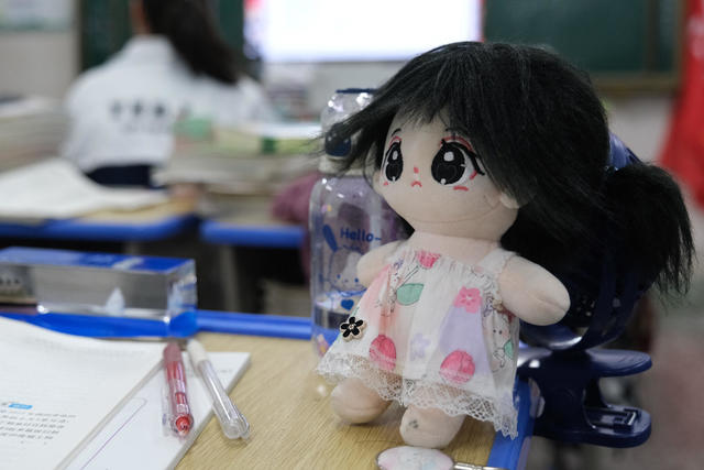 红色基因。滋养师生，东江中学，立德树人