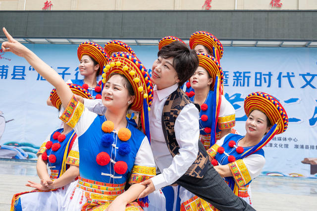 溆浦县文旅局举行“屈子行吟·诗歌之源”暨新时代文明实践“三下乡”活动