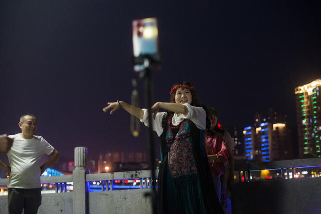 游客  浏阳河  旅游  唱歌  跳舞