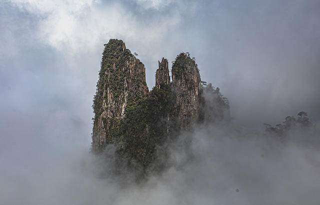  湖南  郴州   宜章  莽山 
 五指峰景区   黄建华