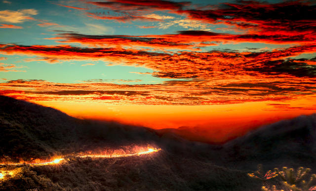 朝霞 彩霞 日出 山水 钟楼 车光光影 摄影  光轨 