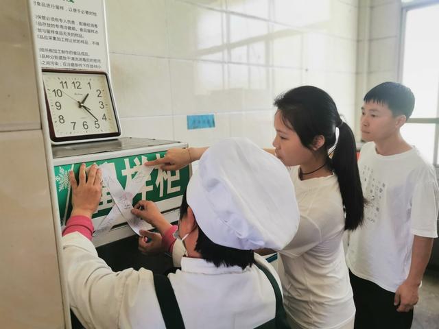 通道  校园食品安全  应急演练