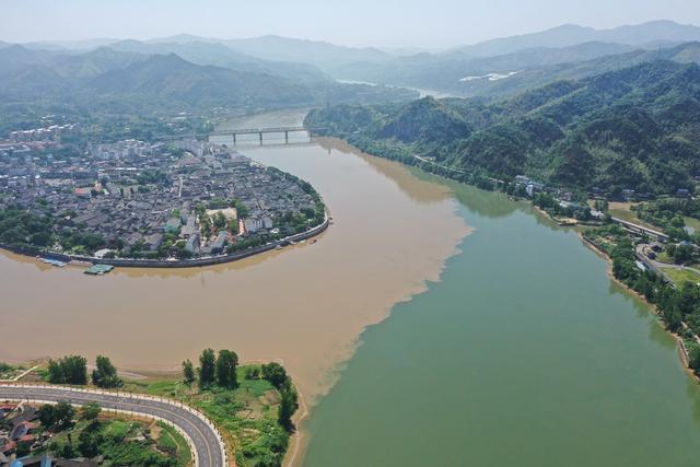 洪江市 黔阳古城 江河两色 清“浊”分明