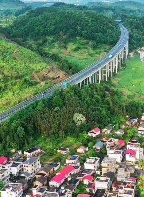 蓝山：夏日乡村美