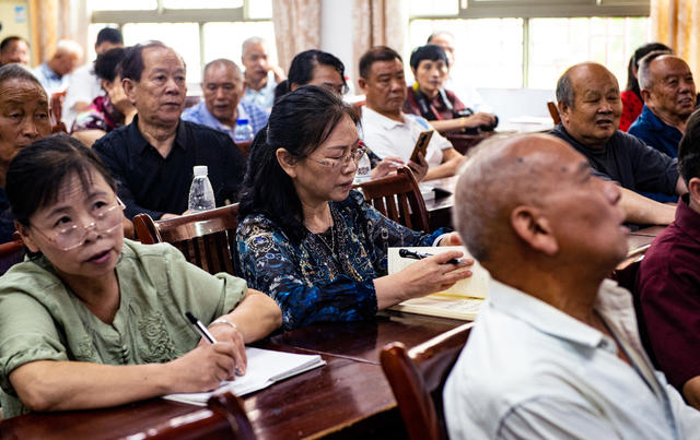 讲座   楹联    精彩    掌声阵阵