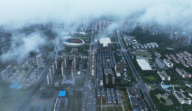 今天  湖南 郴州市  城东新区  暴雨  云海  壮观 