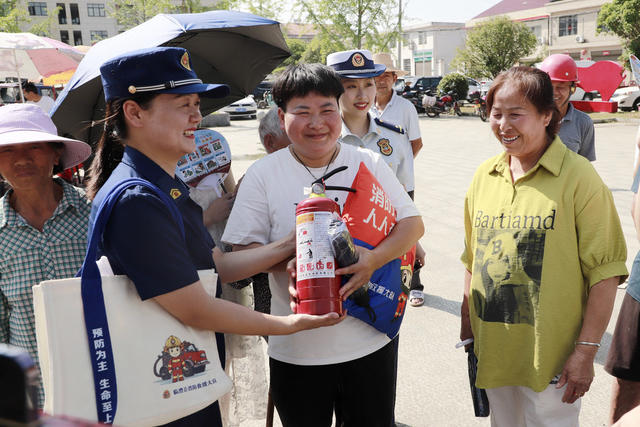 消防宣传 赶大集