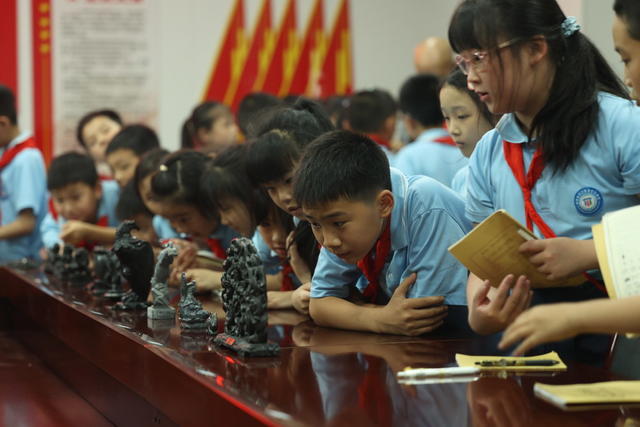 六一儿童节  非遗传承人 传统文化 党建 墨晶石雕