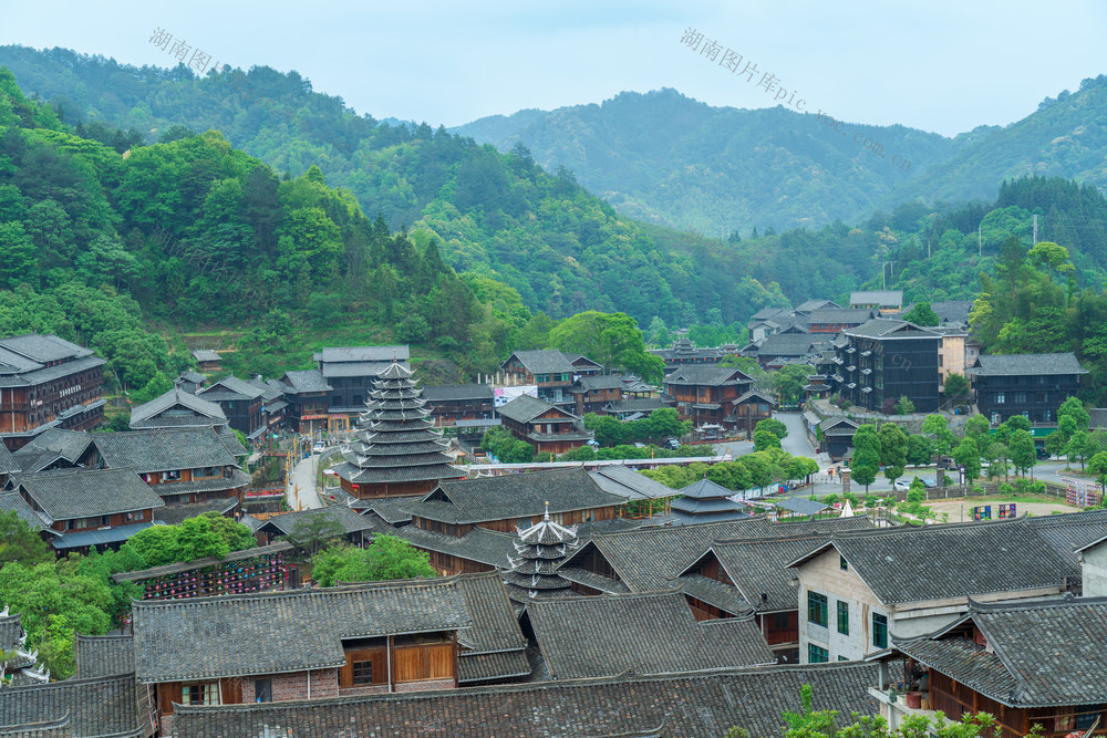 侗寨,建筑,古侗寨,木屋,乡村,农村,美丽乡村,湖南通道,山村,背景,旅行,旅游,民居,青山,生态,环境,环保,高山,房屋,风景,建筑结构,鼓楼,吊脚楼,屋顶,传统,古镇,建筑物,小屋,房子,皇都侗寨,旅游目的地,建筑外部,高视角