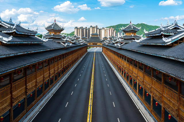 建筑,城市,城市建筑,城市风光,风雨桥,宜阳风雨桥,三江风雨桥,背景,天空,楼房,公路,道路,城市道路,蓝天,白云,桥梁,旅游目的地,著名景点,建筑外部,历史,传统文化,旅行,旅游,中国文化